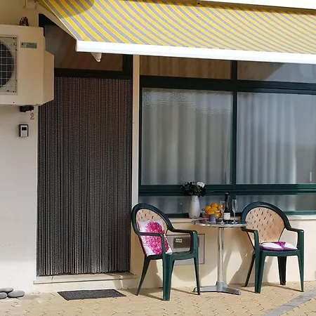 Sunshine - Golfplayer And Holidays * Lagos